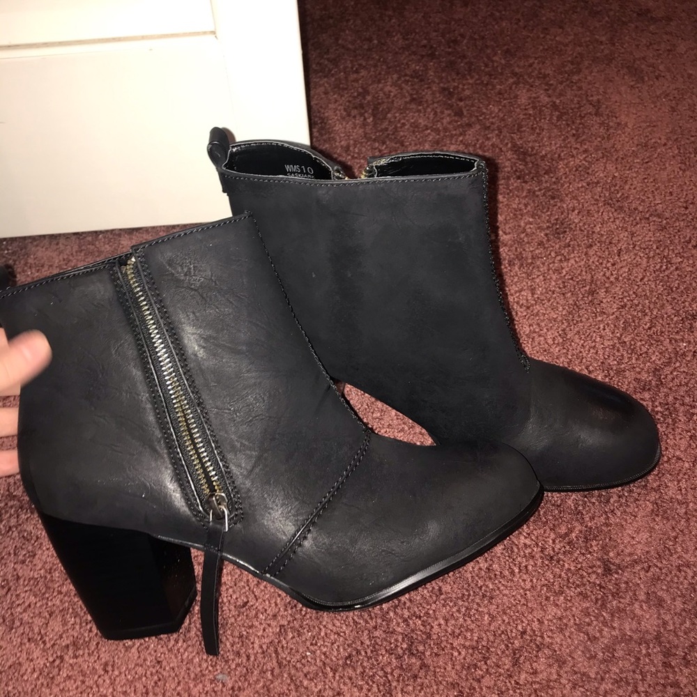 Black Saskisrk Boots